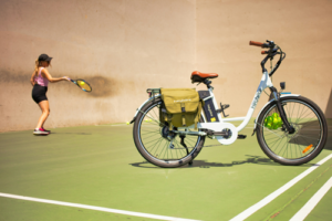 Faire du vélo après un match de tennis : bonne ou mauvaise idée ?