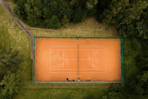 Construire son propre court de tennis : coûts, réglementation, astuces, etc.